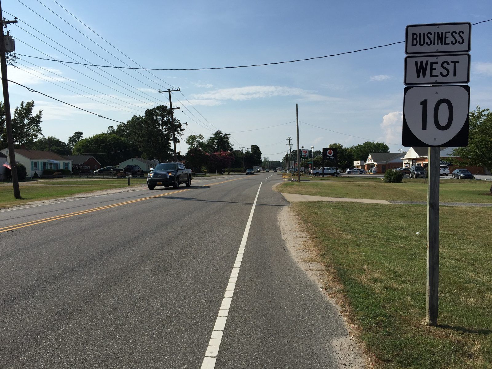 2017-07-12 17 15 03 View south along U.S. Route 258 Business and west along Virginia State Route 10 Business (Church Street) at Grimes Street in Smithfield, Isle of Wight County, Virginia