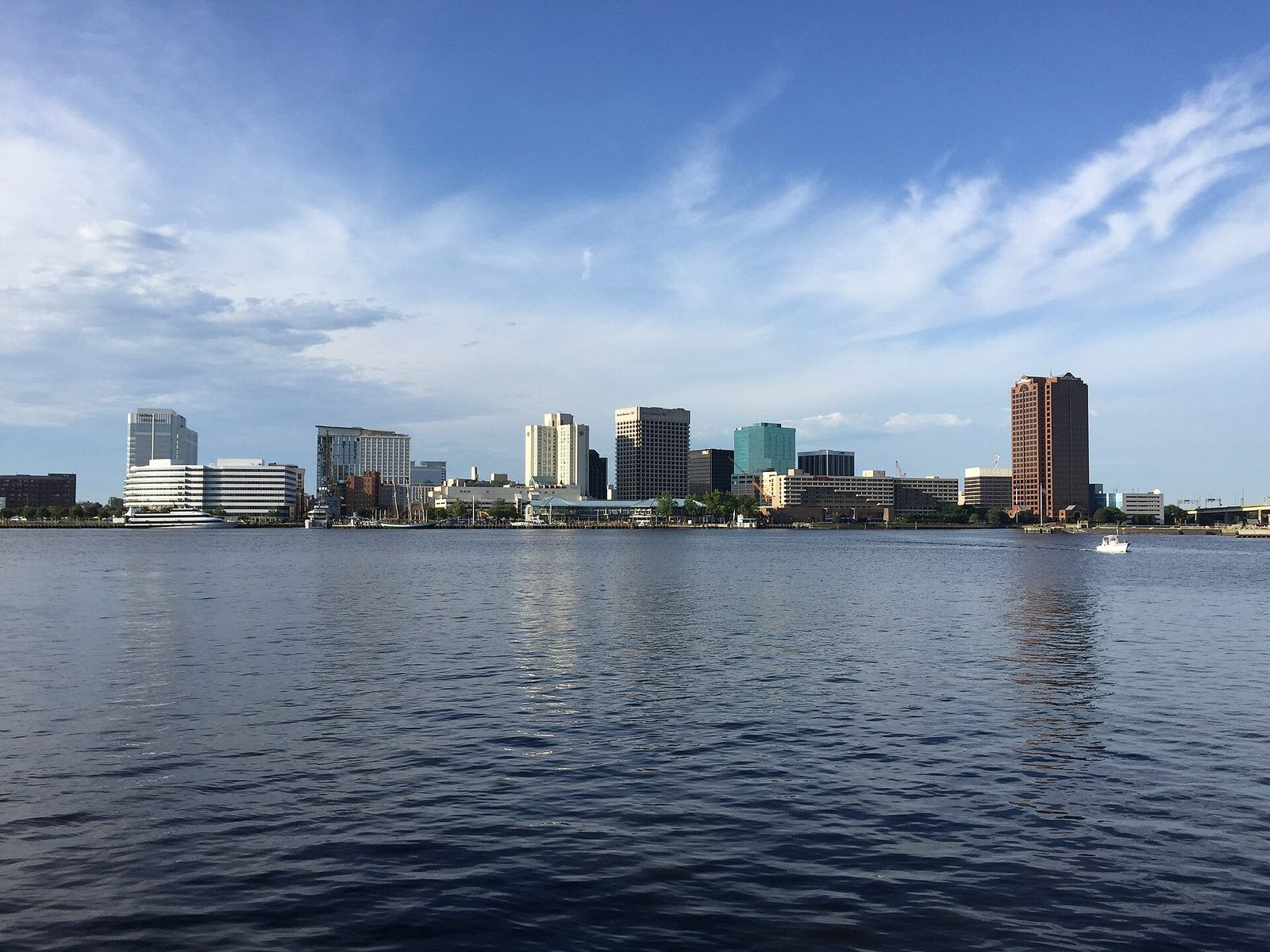 Norfolk, Virginia skyline 2016